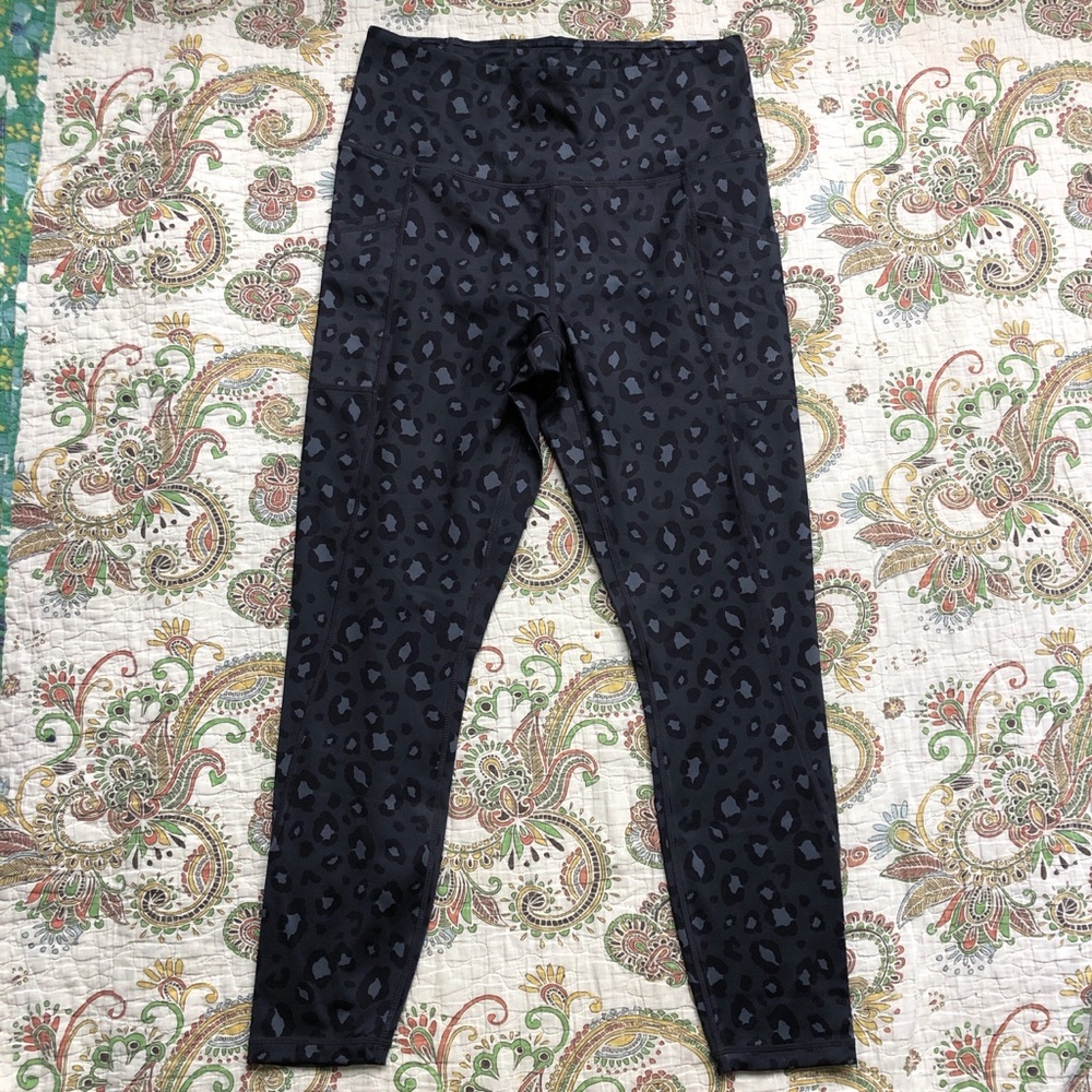 Reebok Black & grey leopard print high waisted leggings with pockets